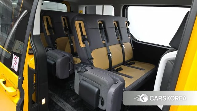 Hyundai Staria 2023 Желтый из Кореи, фото 2