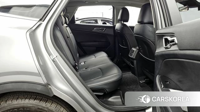 Kia Sportage 5th Generation 2022 Серебристо-серый из Кореи, фото 2