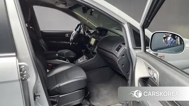 Ssangyong Korando Turismo 2018 Серебристо-серый из Кореи, фото 2