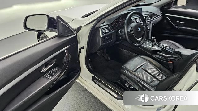 BMW 3 Series GT (F34) 2018 Белый из Кореи, фото 2