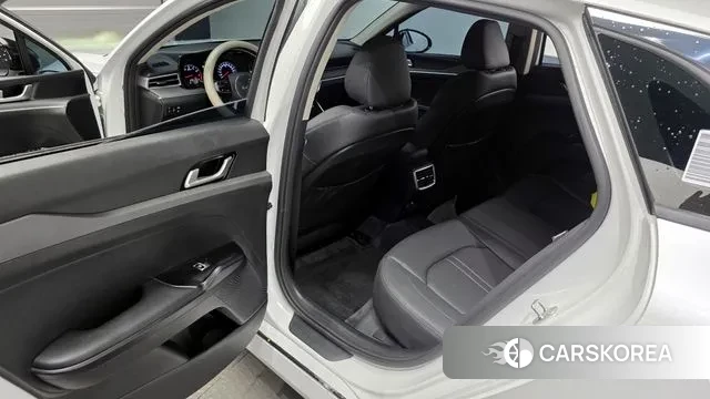 Kia K5 3rd generation 2023 Белый из Кореи, фото 2