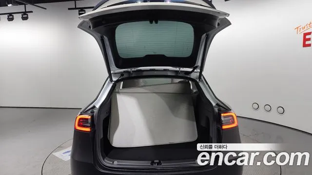 Tesla Model Y 2022 Черный из Кореи, фото 2