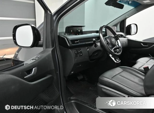Hyundai Staria 2023 Серый из Кореи, фото 2