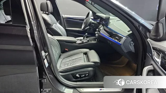 BMW 5 Series (G30) 2023 Серый из Кореи, фото 2