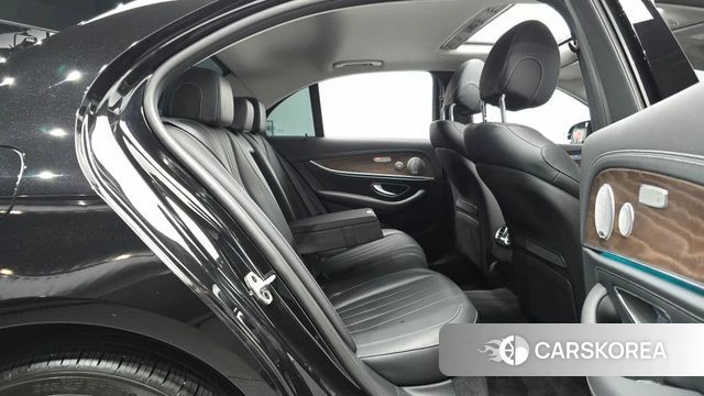 Mercedes-Benz E-Class W213 2020 Черный из Кореи, фото 2