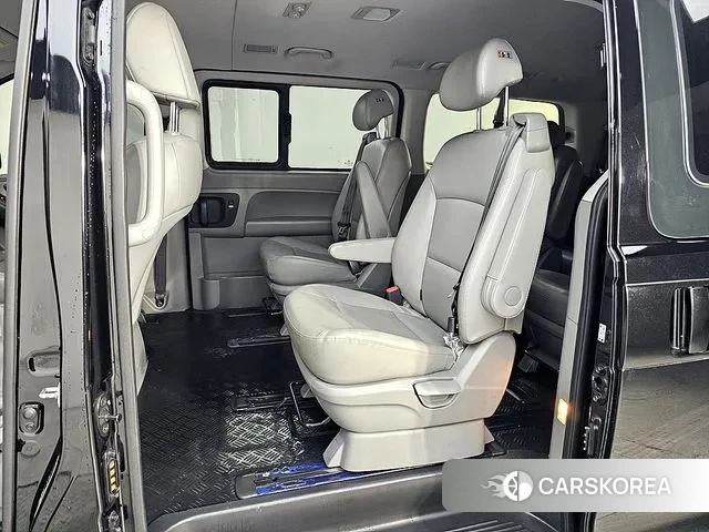 Hyundai The New Grand Starex 2021 Черный из Кореи, фото 2