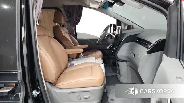 Hyundai Staria 2022 Черный из Кореи, фото 2