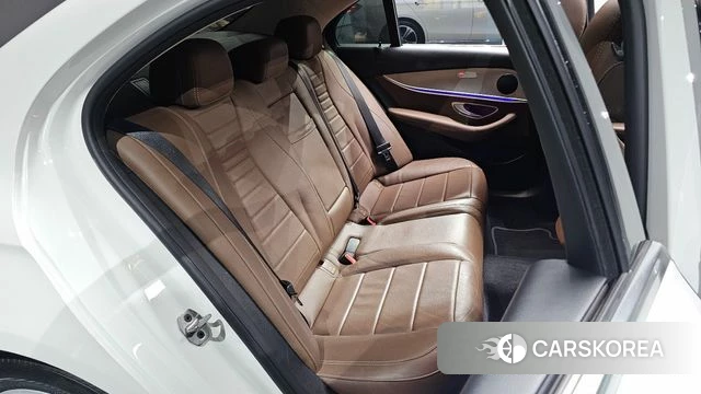 Mercedes-Benz E-Class W213 2019 Белый из Кореи, фото 2