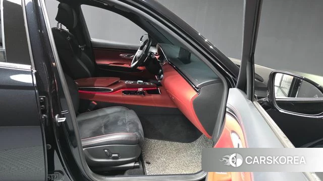 Genesis GV70 2021 Черный из Кореи, фото 2