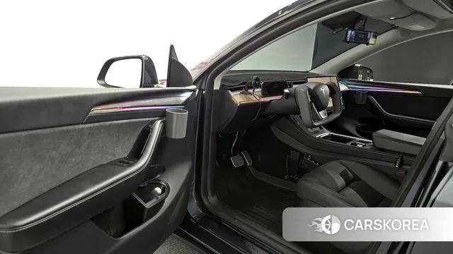 Tesla Model Y 2025 Серый из Кореи, фото 2