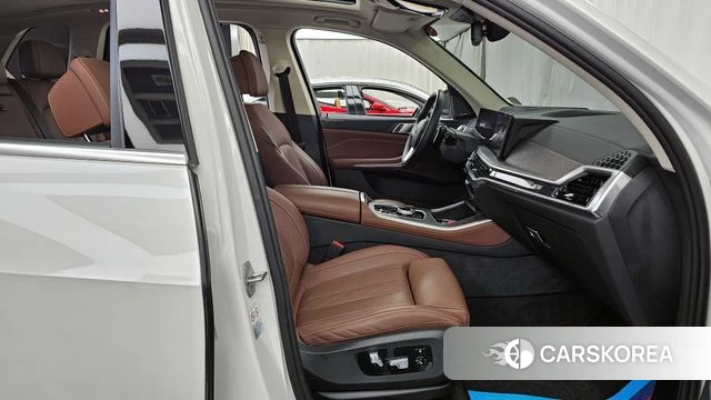 BMW X5 (G05) 2023 Белый из Кореи, фото 2