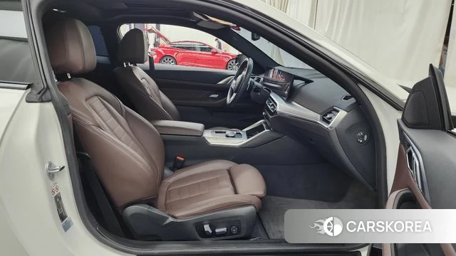 BMW 4 Series (G22) 2023 Белый из Кореи, фото 2