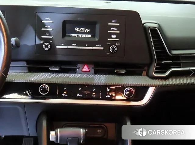 Kia Sportage 5th Generation 2023 Серебристо-серый из Кореи, фото 2