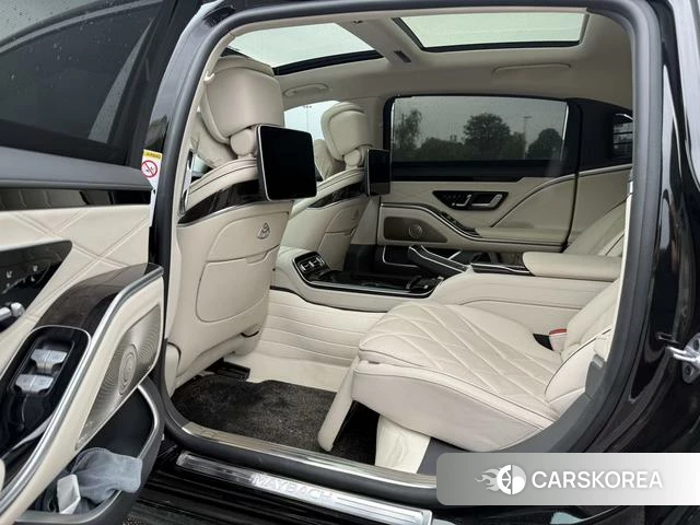Mercedes-Benz Maybach S-class 2023 Черный из Китая, фото 2