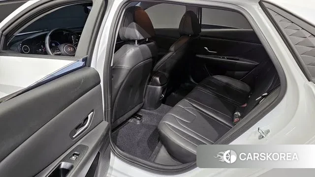 Hyundai The New Avante (CN7) 2023 Белый из Кореи, фото 2