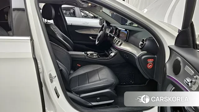 Mercedes-Benz E-Class W213 2018 Белый из Кореи, фото 2