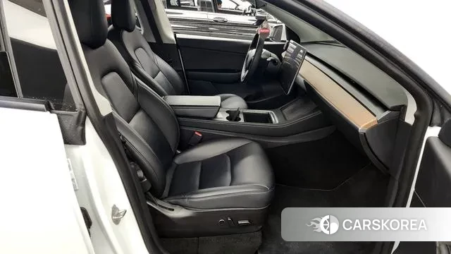 Tesla Model Y 2021 Белый из Кореи, фото 2