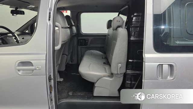 Hyundai The New Grand Starex 2021 Серебристо-серый из Кореи, фото 2