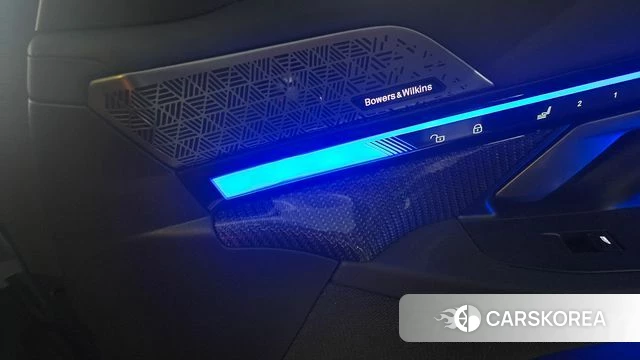 BMW M5 (G90) 2025 Небесно-голубой из Кореи, фото 2