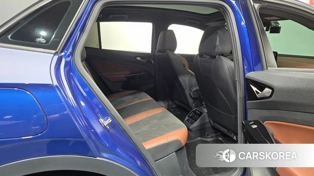 Volkswagen ID.4 2023 Синий из Кореи, фото 2