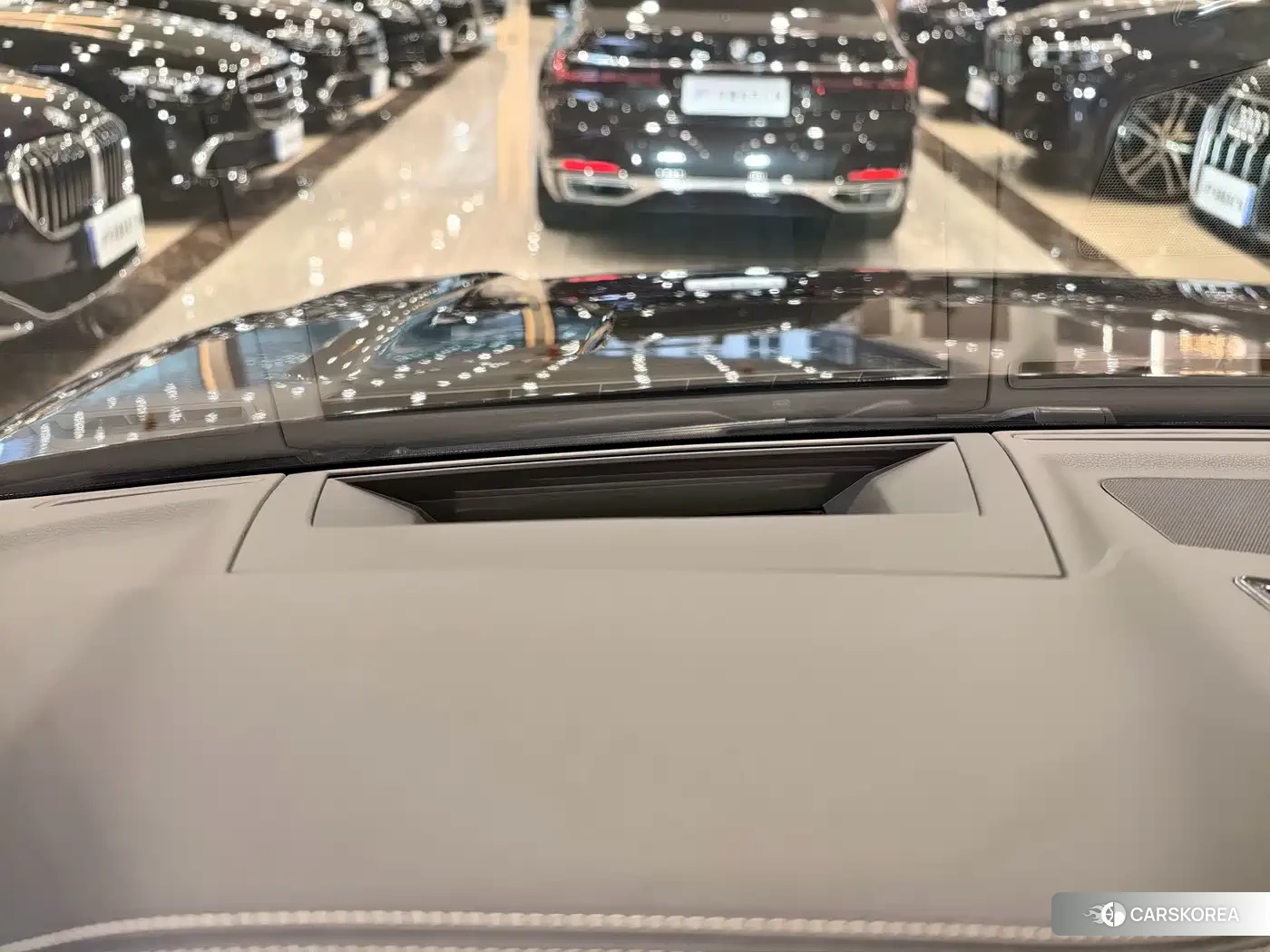 Volkswagen Touareg 2019 Champagne/brown из Китая, фото 2