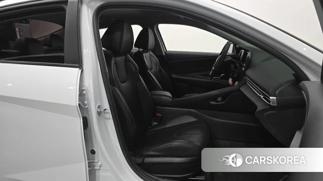 Hyundai Avante (CN7) 2022 Белый из Кореи, фото 2