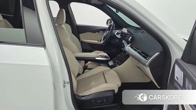 BMW X1 (U11) 2025 Белый из Кореи, фото 2