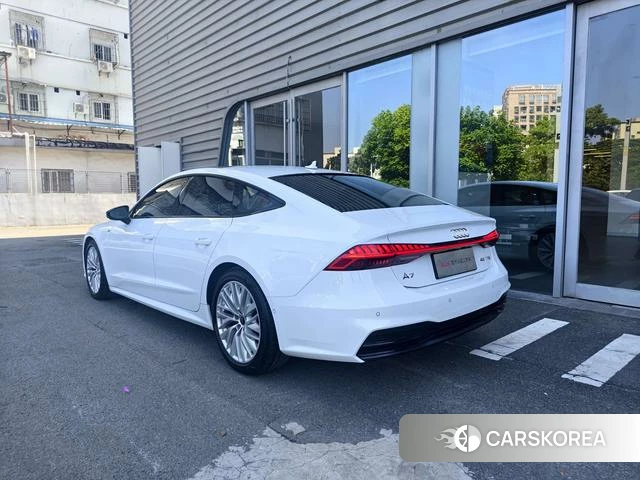 Audi A7 2021 Белый из Китая, фото 2