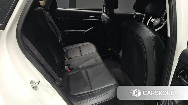 Kia Seltos 2022 Белый из Кореи, фото 2