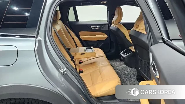 Volvo V60 Cross-Country 2nd Generation 2020 Серый из Кореи, фото 2