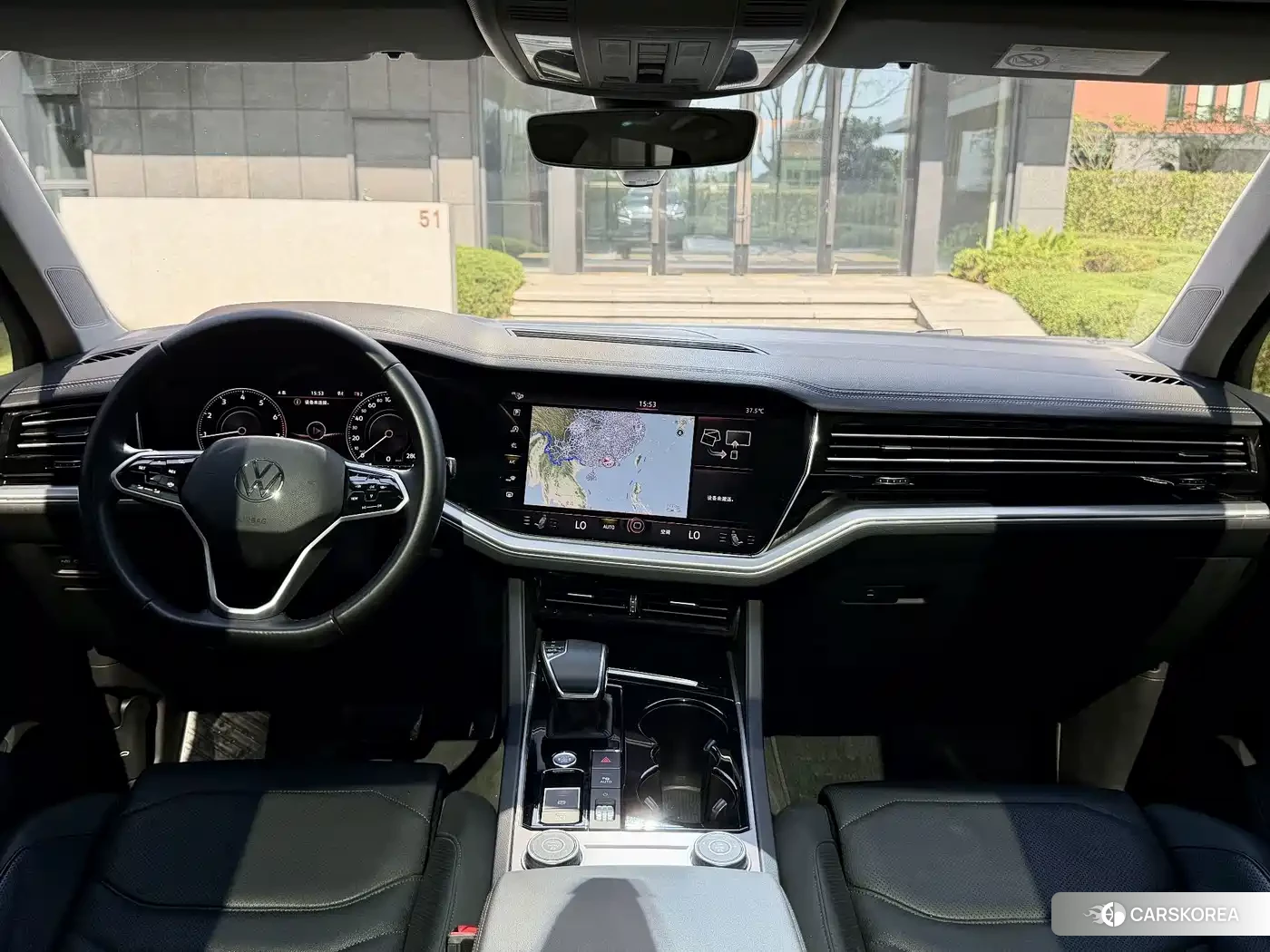 Volkswagen Touareg 2021 Champagne/brown из Китая, фото 2