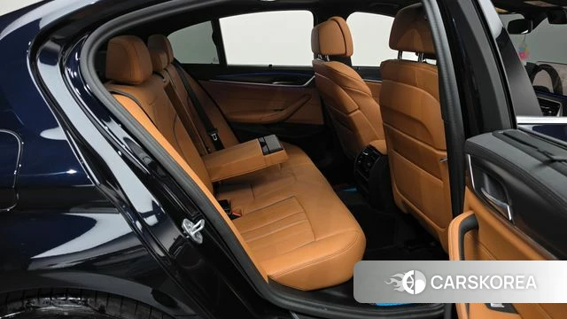 BMW 5 Series (G30) 2023 Черный из Кореи, фото 2