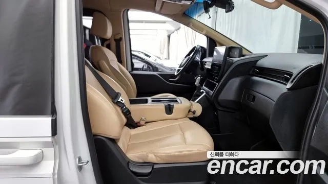 Hyundai Staria 2022 Белый из Кореи, фото 2