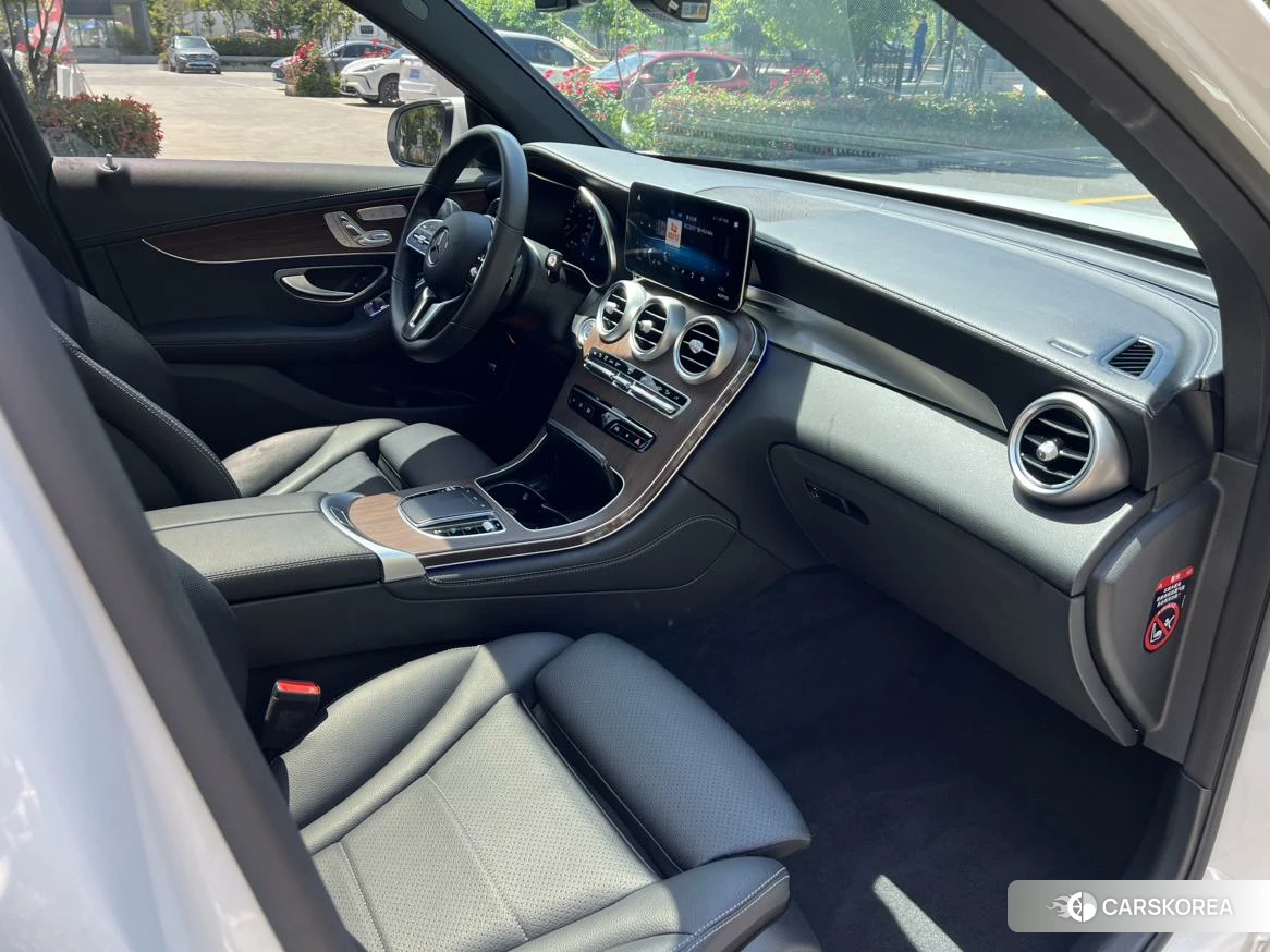 Mercedes-Benz GLC 2020 Белый из Китая, фото 2