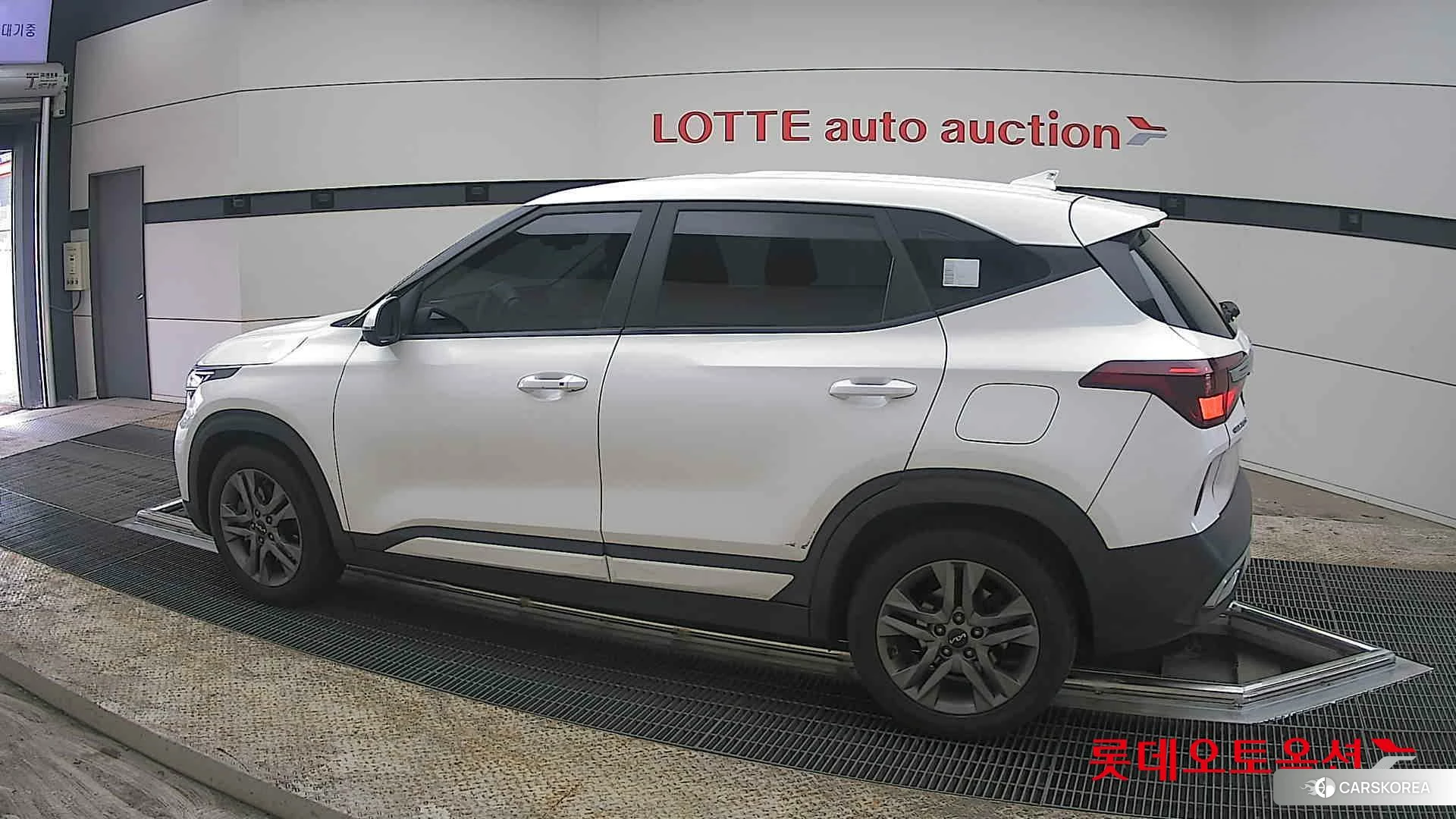 Kia Seltos 2022 Белый из Кореи, фото 2