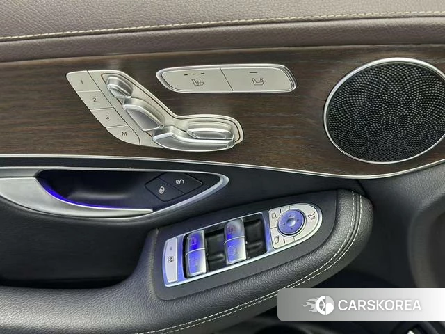 Mercedes-Benz GLC 2022 Белый из Китая, фото 2