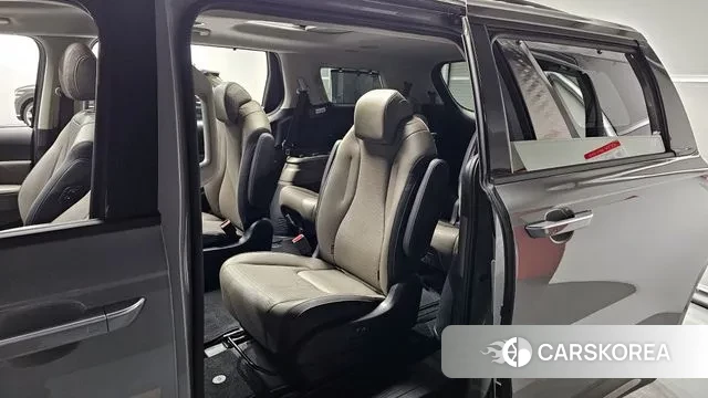 Kia The New Carnival 4th Generation 2025 Серебряный из Кореи, фото 2