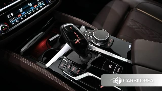 BMW 5 Series (G30) 2023 Серый из Кореи, фото 2