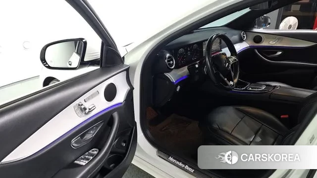 Mercedes-Benz E-Class W213 2021 Белый из Кореи, фото 2