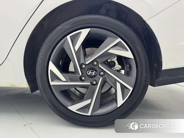 Hyundai Elantra 2025 Белый из Китая, фото 2