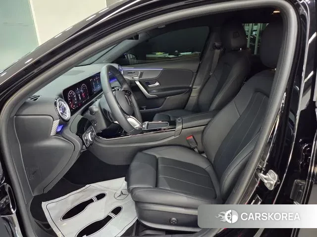 Mercedes-Benz A-Class W177 2024 Черный из Кореи, фото 2