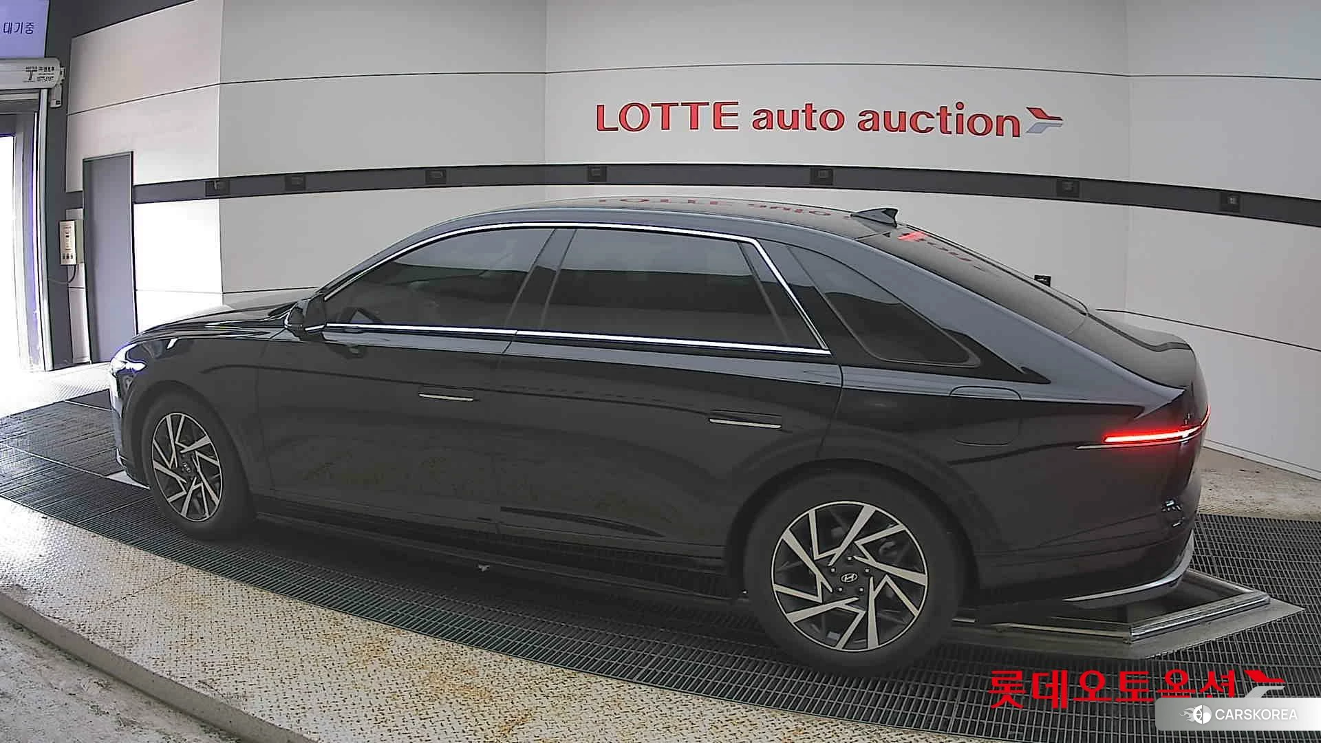 Hyundai Grandeur 2023 Abyss Black Pearl из Кореи, фото 2