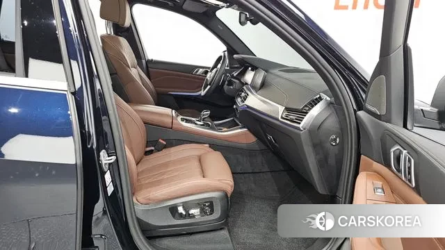 BMW X5 (G05) 2023 Черный из Кореи, фото 2