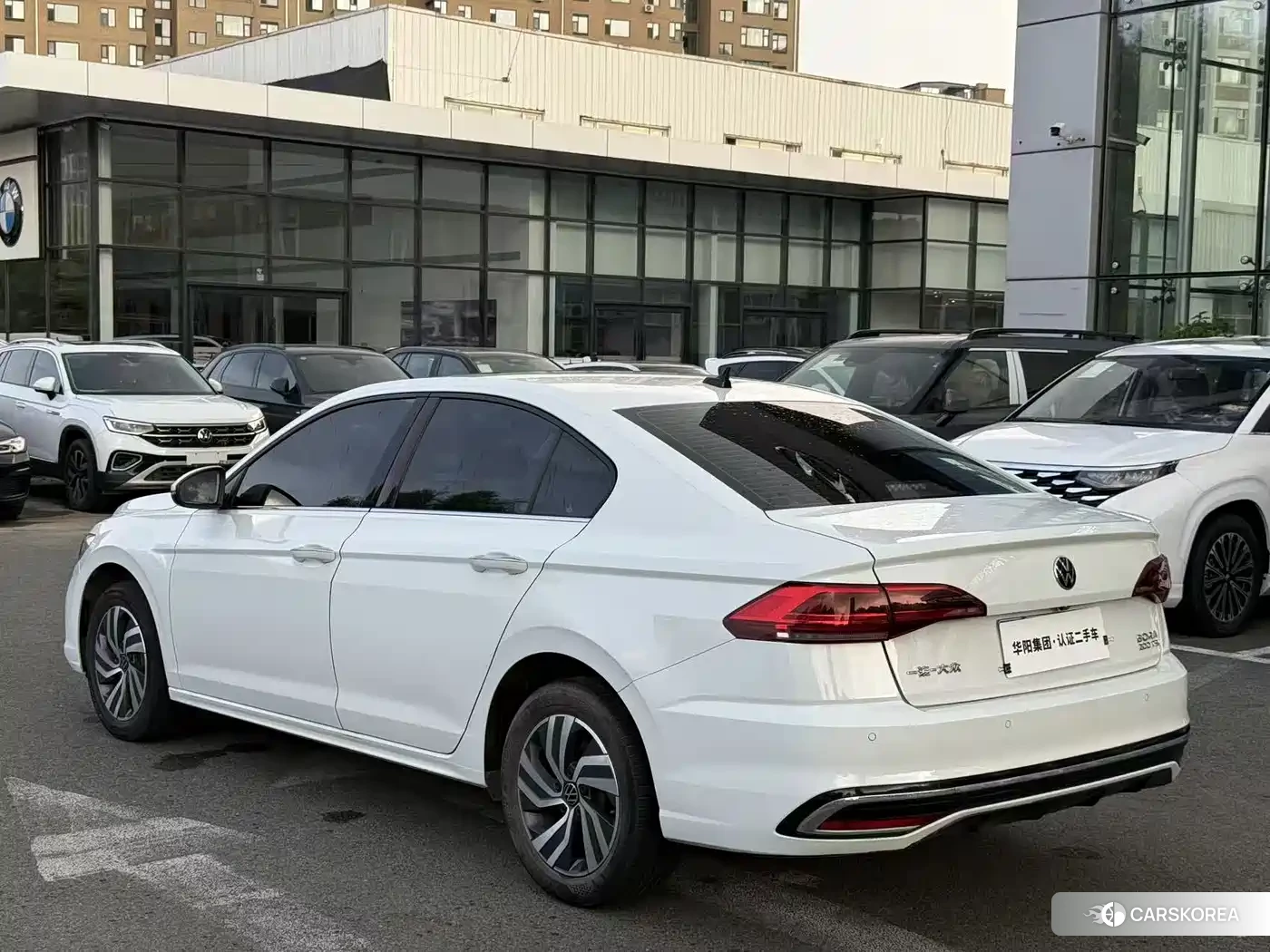 Volkswagen Bora 2023 Белый из Китая, фото 2