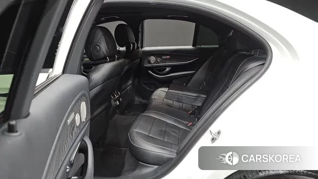 Mercedes-Benz E-Class W213 2022 Белый из Кореи, фото 2