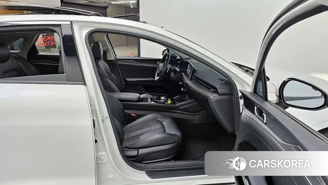 Kia The New K5 3rd generation 2023 Белый из Кореи, фото 2