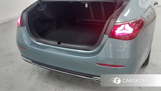 Mercedes-Benz E-Class W214 2025 Серебряный из Кореи, фото 2