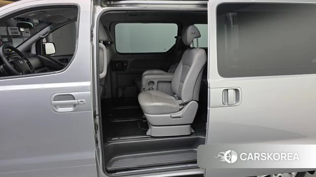 Hyundai The New Grand Starex 2018 Серебряный из Кореи, фото 2