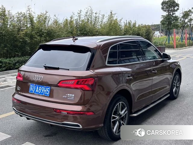 Audi Q5L 2019 Коричневый из Китая, фото 2