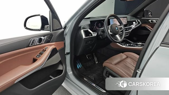 BMW X5 (G05) 2024 Серебристо-серый из Кореи, фото 2